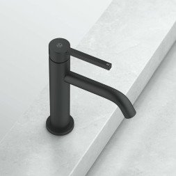 Смеситель для раковины Kludi Nova Fonte Pura с донным клапаном, керамический картридж, черный матовый (202883915)