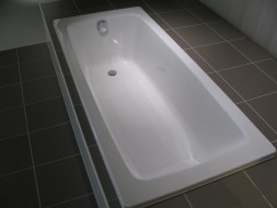 Ванна стальная серия Kaldewei CAYONO mod.749, размер 1700х700х410 мм, Easy Clean, alpine white, без ножек