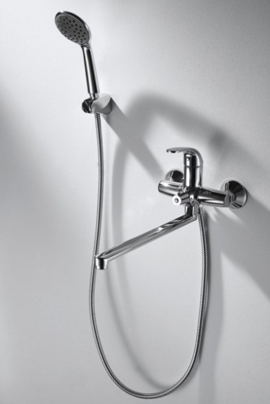 Смеситель для ванны Bravat Fit с длинным изливом и душевой лейкой, хром (F6135188CP-LB-RUS)