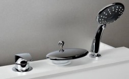 Смеситель на борт ванны Bravat Niagara на три отверстия, керамический картридж, хром (F5140197CP-RUS)